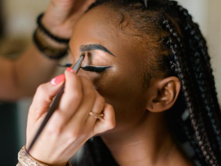 Enhance Your Beauty with High-Quality, Long-Lasting Makeup